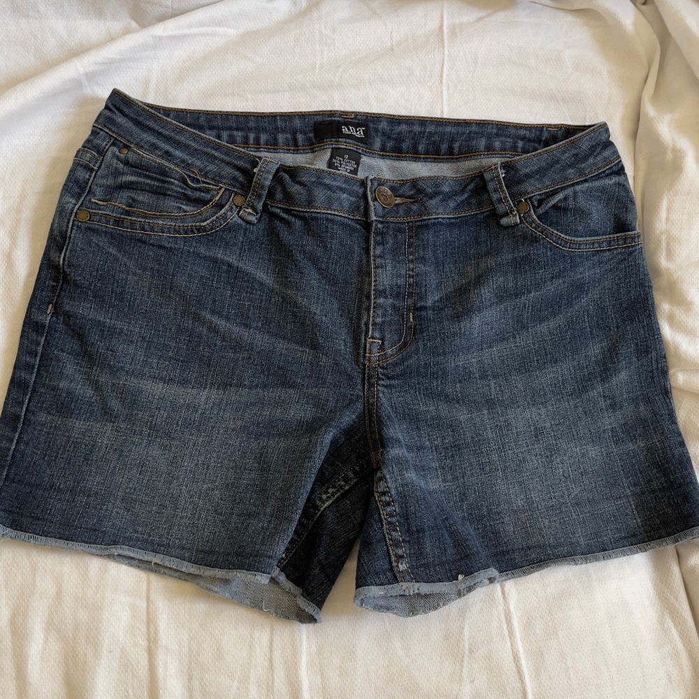 a.n.a woman’s denim shorts size 12